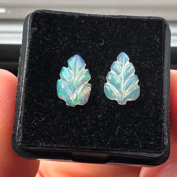 Kay Jewelers Jewelry - ✨ BOTANICAL MAGIC 0.90ctw Carved Opal Leaves 🌿 Matched Pair